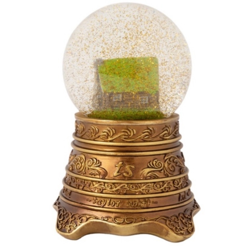🎵Taylor Swift Folklore Cabin Snow Globe